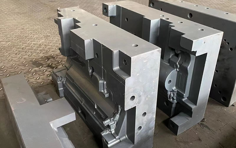 Characteristics of heat treatment for plastic molds.jpg