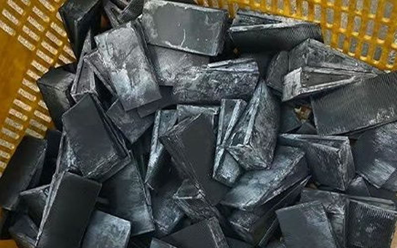 Frosting phenomenon during rubber processing.jpg